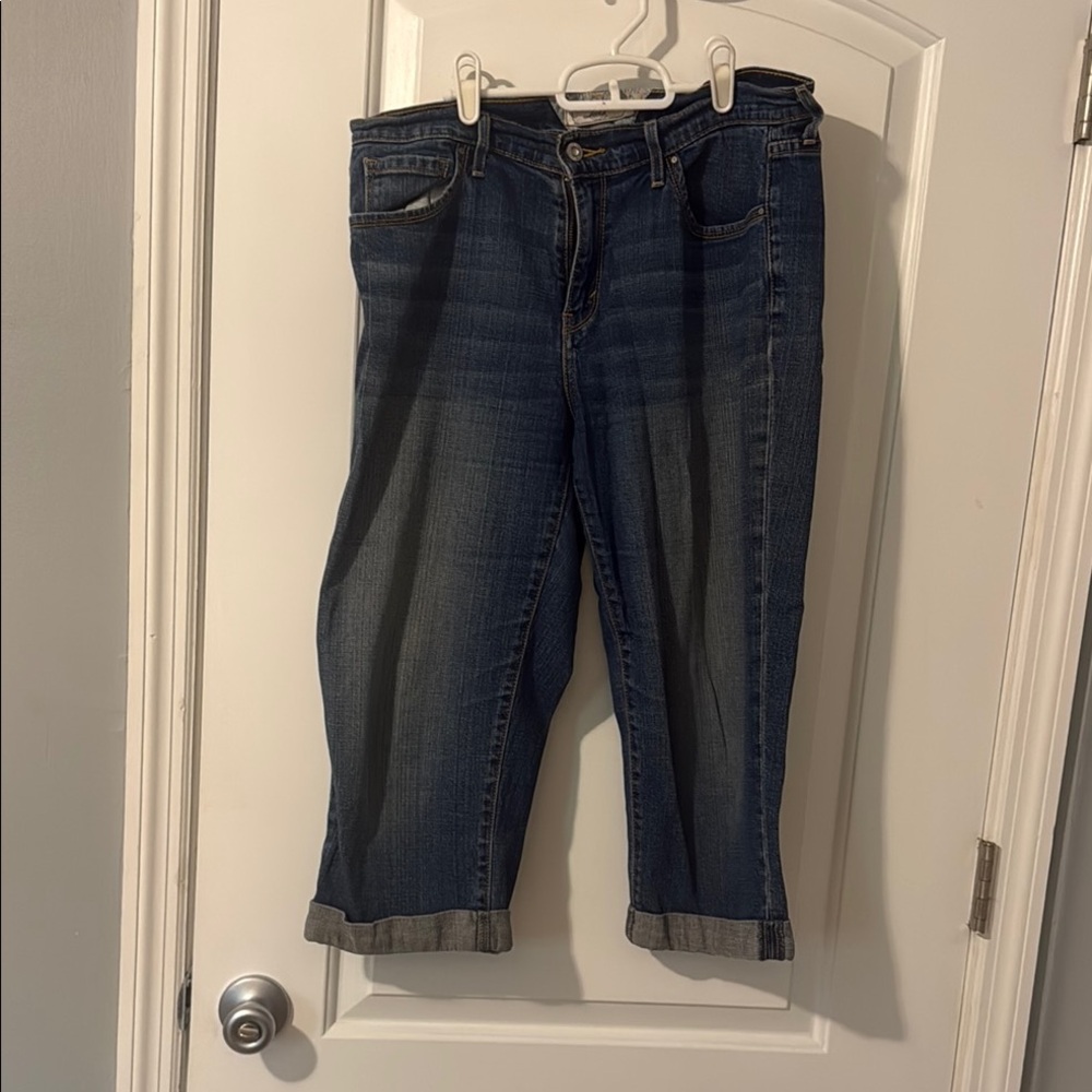 Levi's Blue Cropped Ankle Jeans with Medium Wash